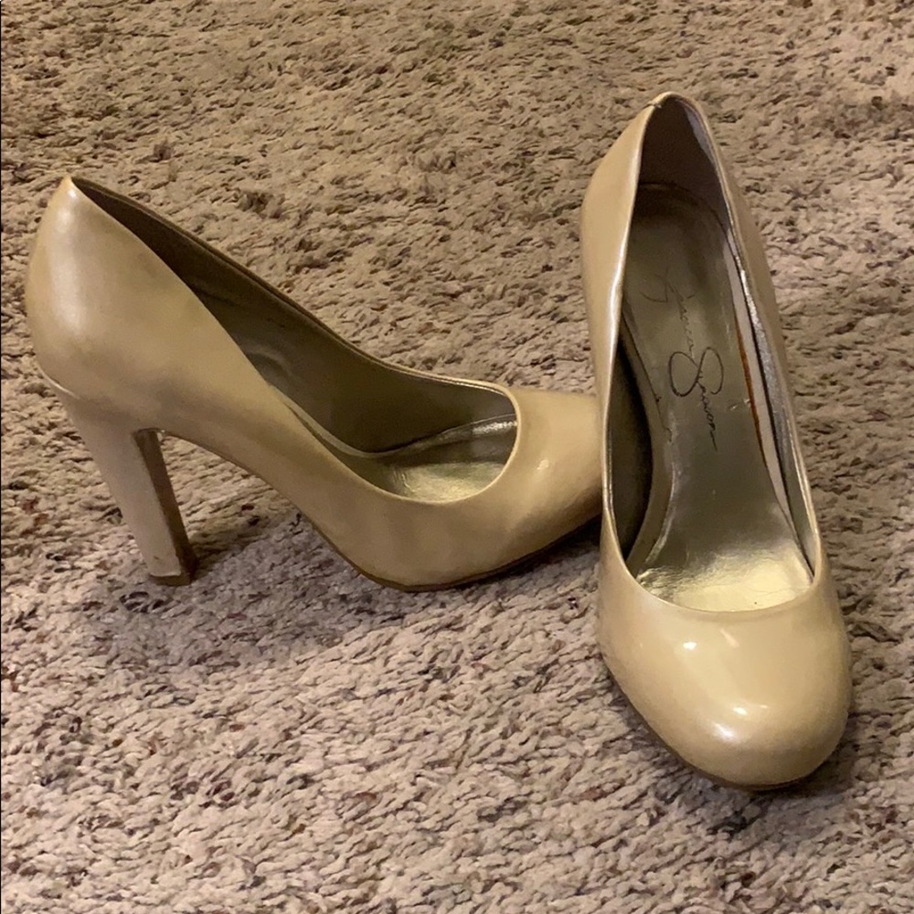 Jessica Simpson round toe heels